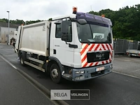 Man vuilniswagen / vrachtwagen - afbeelding 11 van  25