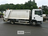 Man vuilniswagen / vrachtwagen - afbeelding 13 van  25