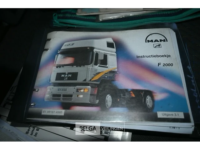 Man vuilniswagen - afbeelding 8 van  25