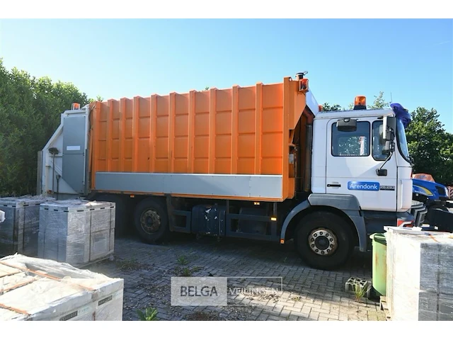 Man vuilniswagen - afbeelding 13 van  25