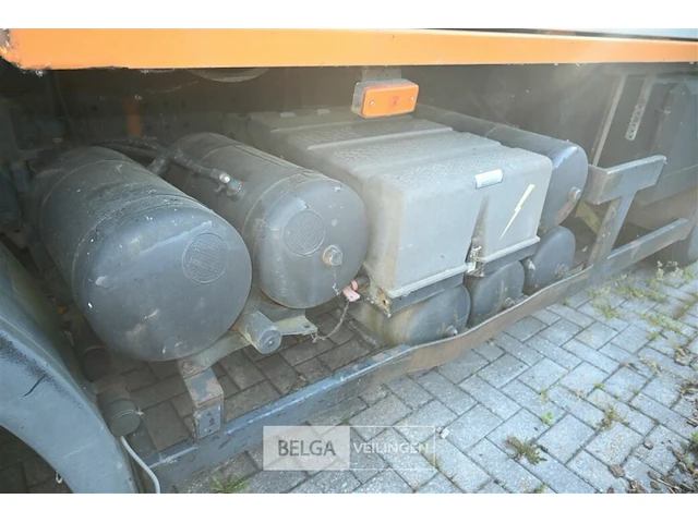 Man vuilniswagen - afbeelding 19 van  25