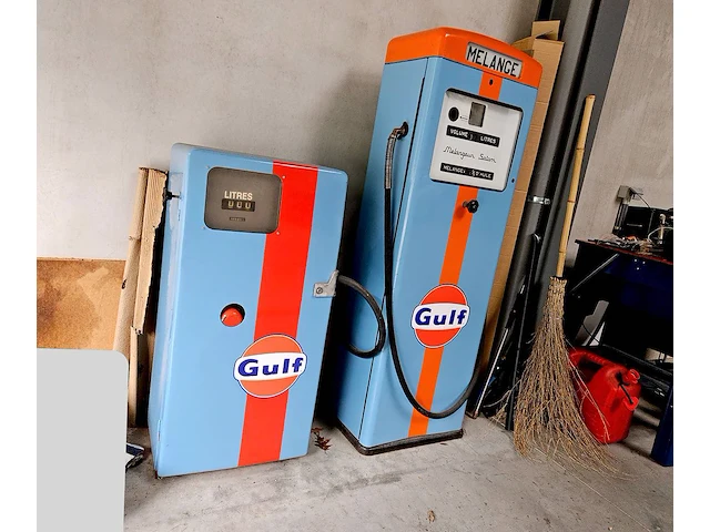 Mancave duo brandstofpompen 'gulf' (marge) - afbeelding 1 van  1