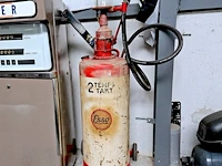 Mancave vintage brandstofpomp 'esso' (marge) - afbeelding 1 van  1