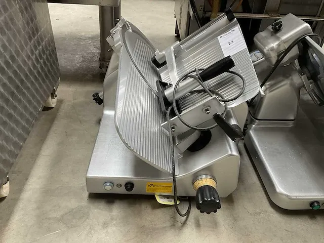 Manconi 330ik tafelsnijmachine - afbeelding 3 van  5