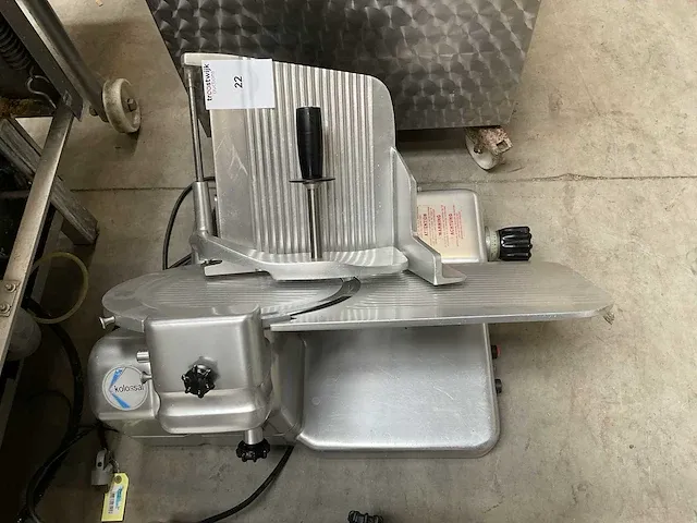 Manconi 350ik tafelsnijmachine - afbeelding 2 van  5