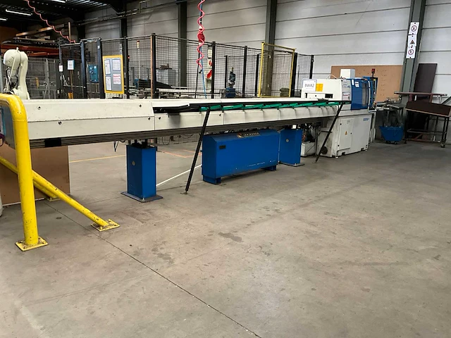Manhurin kmx 413 cnc draaibank - afbeelding 1 van  23