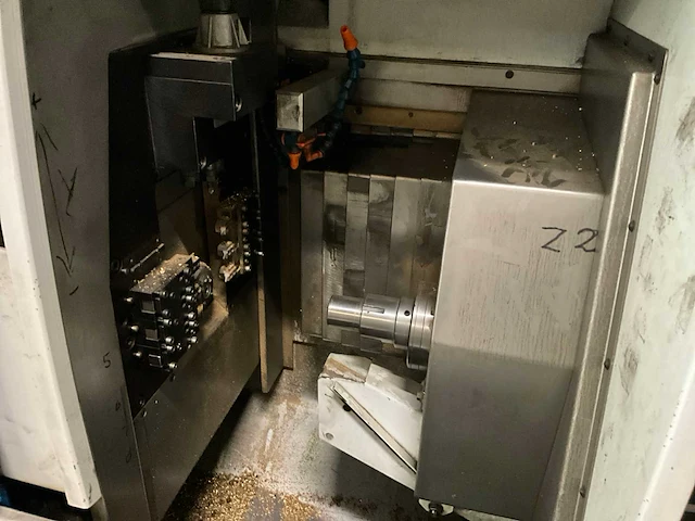 Manhurin kmx 413 cnc draaibank - afbeelding 23 van  23
