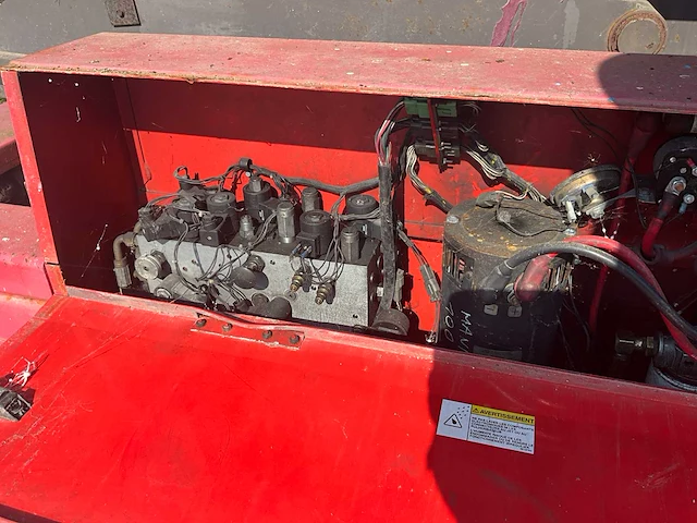 Manitou schaarlift - afbeelding 8 van  17