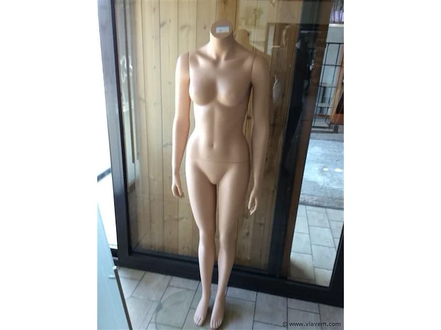 Mannequin pop vrouw - afbeelding 1 van  2