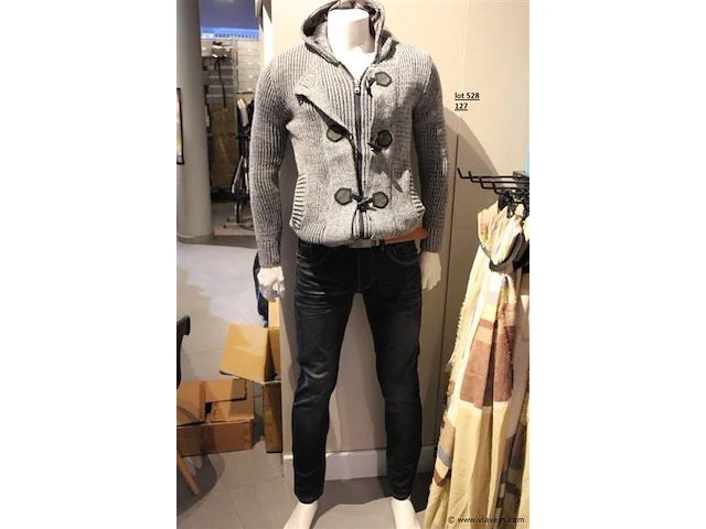 Mannequin zonder hoofd (kledij niet inbegrepen) - afbeelding 1 van  1