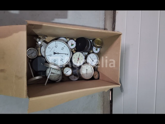 Manometers, drukmeters - afbeelding 2 van  2