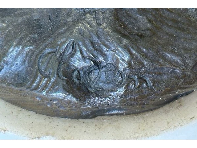 Mantelklok en bronzen kandelaars - afbeelding 7 van  19