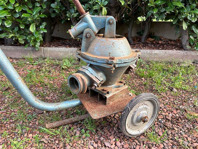 Manuele mobiele waterpomp - afbeelding 1 van  5