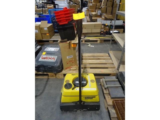 Manuele schrobzuigmachine karcher - afbeelding 1 van  6