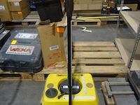 Manuele schrobzuigmachine karcher