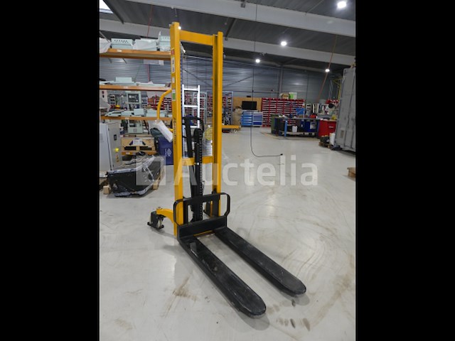 Manutan stapelaar a170153 - afbeelding 1 van  9