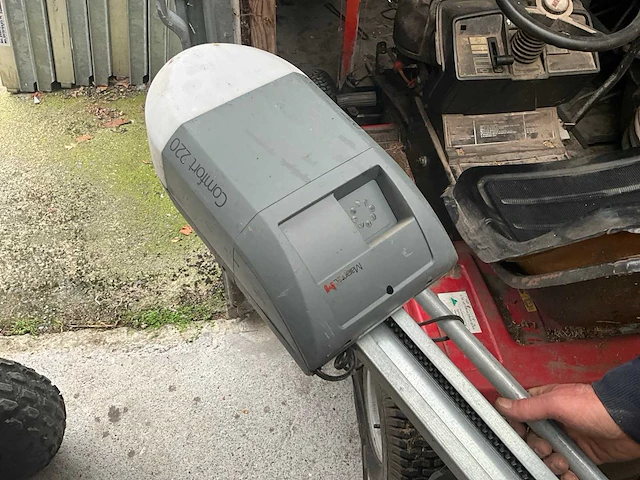 Marantec comfort 220 – volledige elektrische garagepoortopener - afbeelding 3 van  4