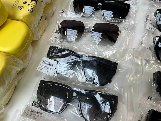 Marc jacobs zonnebril (16x) - afbeelding 5 van  10