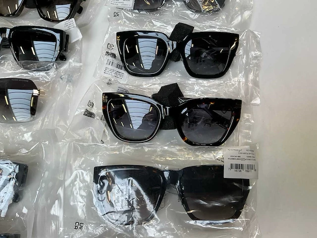 Marc jacobs zonnebril (16x) - afbeelding 8 van  10