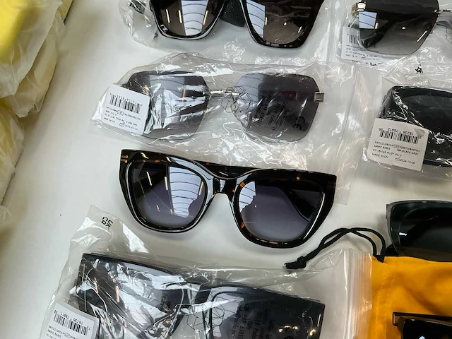 Marc jacobs zonnebril (16x) - afbeelding 7 van  11