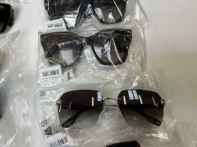 Marc jacobs zonnebril (17x) - afbeelding 12 van  13