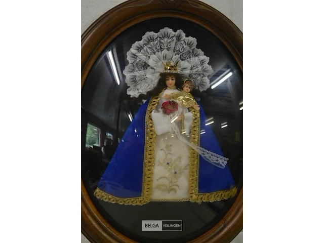 Maria in houten kader - afbeelding 2 van  2