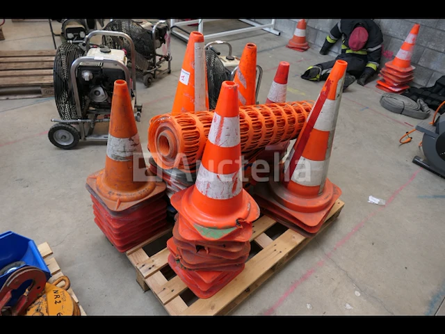 Markering van kegels en markering van hekrol - afbeelding 7 van  10