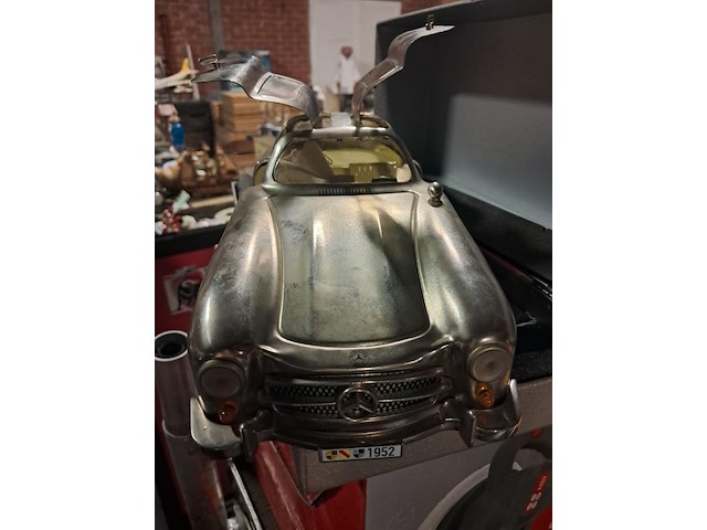 Marklin metealen mercedes 300sl 1952 met certificaat 370mm nieuw in org. doos - afbeelding 4 van  8