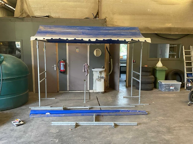 Markt tent - afbeelding 1 van  4