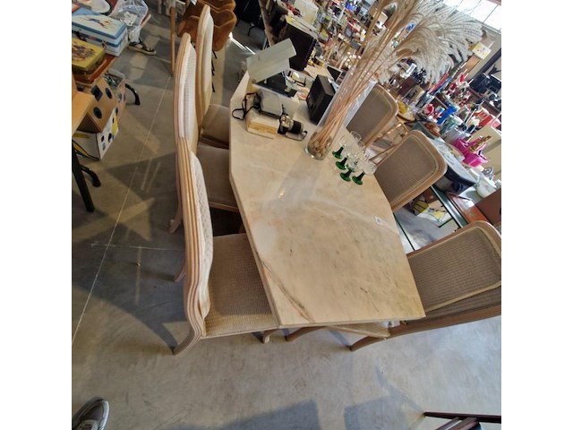 Marmeren tafel en zes stoelen - afbeelding 1 van  3