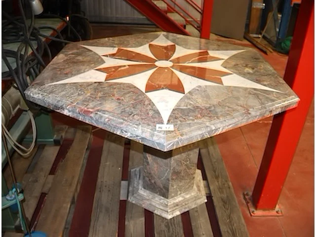 Marmeren tafel - afbeelding 1 van  3