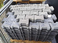 Martens beton - partij klinkers h-profielstenen zwart (7x pallet) - afbeelding 2 van  5
