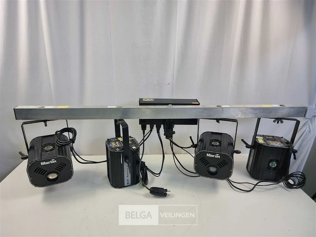 Martin robocolor ii fourbar incl. controller - afbeelding 1 van  6