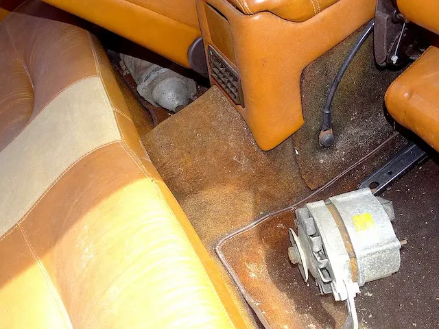 Maserati biturbo coupé (barn-find) - afbeelding 19 van  59