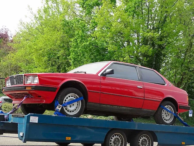 Maserati biturbo coupé (barn-find) - afbeelding 12 van  59