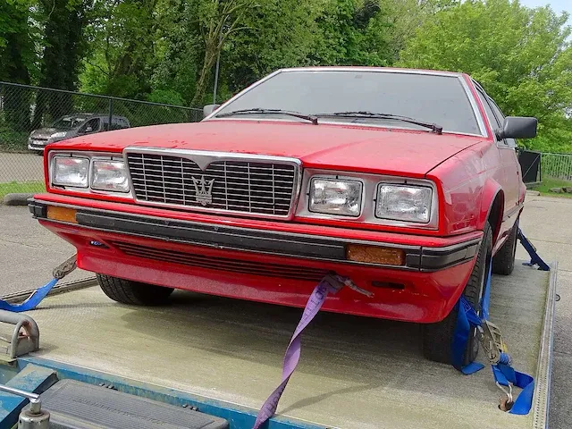 Maserati biturbo coupé (barn-find) - afbeelding 56 van  59