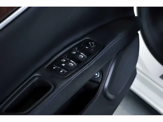 Maserati ghibli q4 sedan 3,0l v6 - 2015 - afbeelding 9 van  100