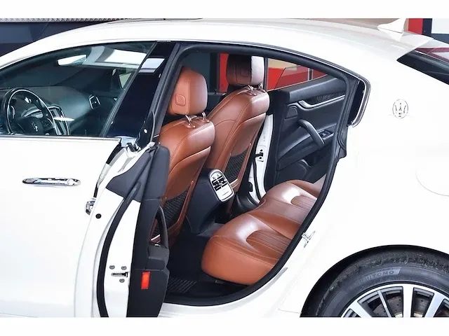 Maserati ghibli q4 sedan 3,0l v6 - 2015 - afbeelding 48 van  100