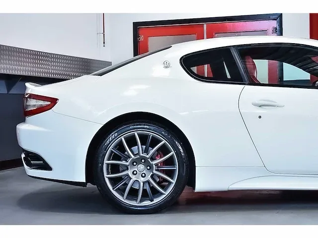 Maserati granturismo s coupe 4,7l v8 - 2013 - afbeelding 7 van  100