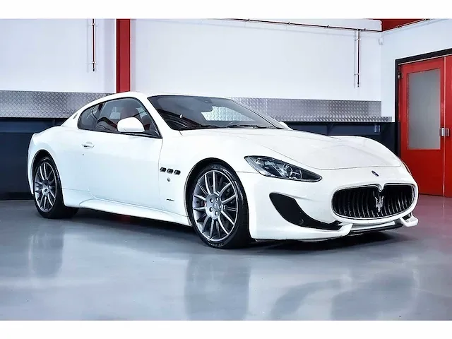 Maserati granturismo s coupe 4,7l v8 - 2013 - afbeelding 1 van  100