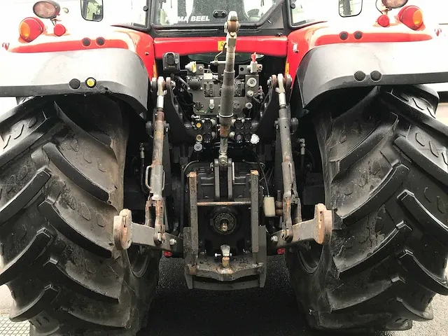 Massey ferguson - 7624 dyna6 - vierwielaangedreven landbouwtractor - 2012 - afbeelding 5 van  9