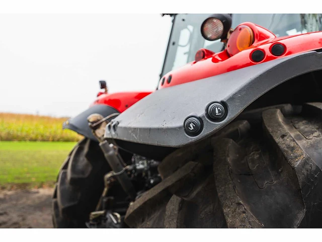 Massey ferguson - 7724 dyna 6 - 4-wheel drive tractor - afbeelding 2 van  42