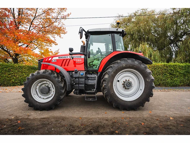 Massey ferguson - 7724 dyna 6 - 4-wheel drive tractor - afbeelding 8 van  42