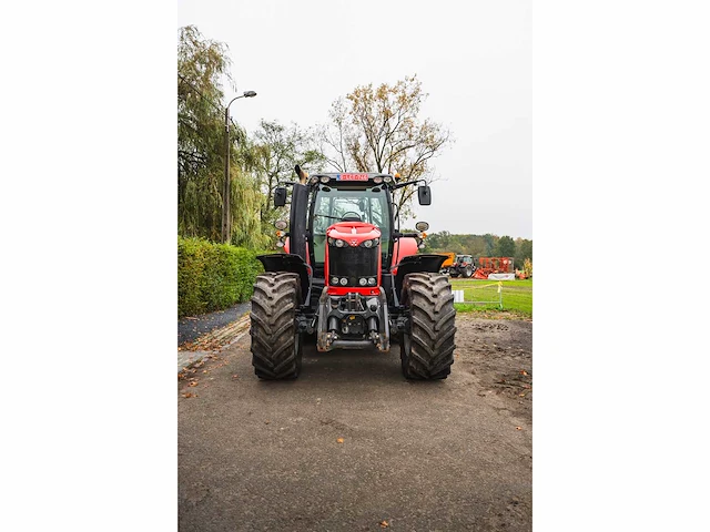 Massey ferguson - 7724 dyna 6 - 4-wheel drive tractor - afbeelding 9 van  42