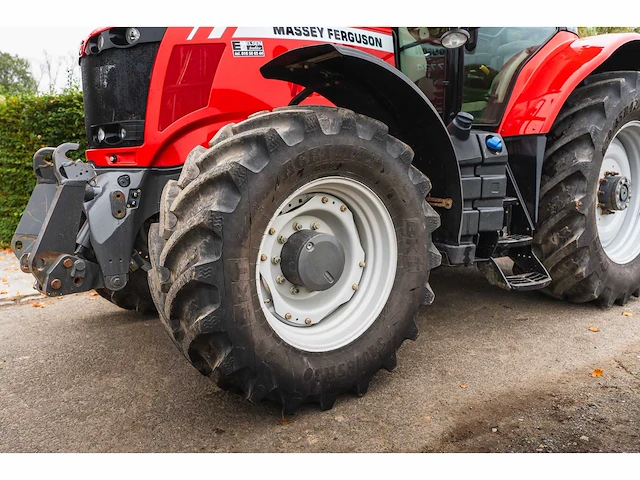 Massey ferguson - 7724 dyna 6 - 4-wheel drive tractor - afbeelding 10 van  42