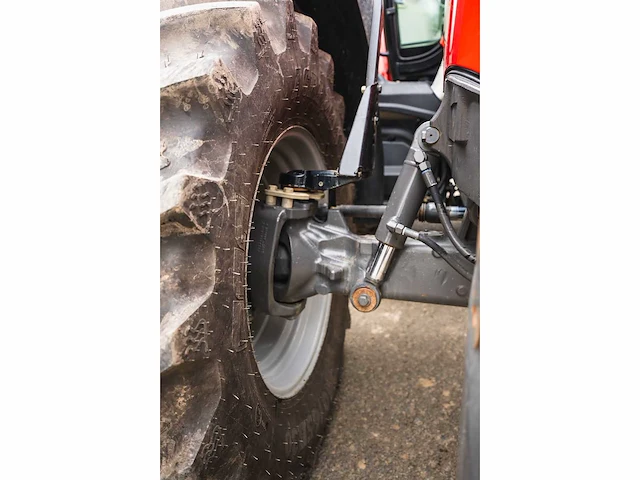 Massey ferguson - 7724 dyna 6 - 4-wheel drive tractor - afbeelding 15 van  42