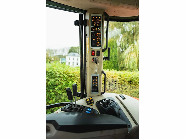 Massey ferguson - 7724 dyna 6 - 4-wheel drive tractor - afbeelding 24 van  42