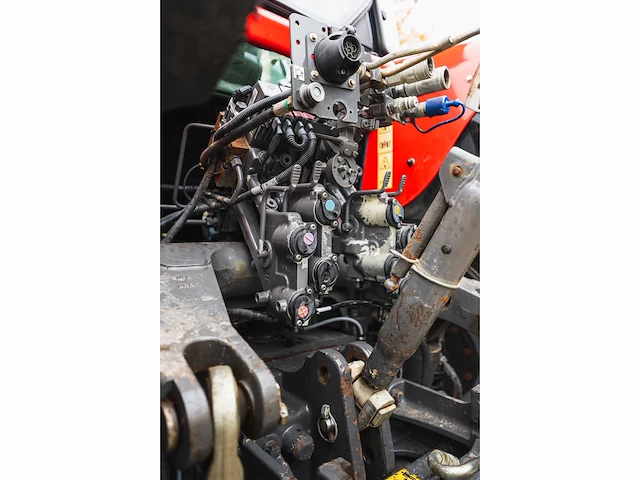 Massey ferguson - 7724 dyna 6 - 4-wheel drive tractor - afbeelding 32 van  42