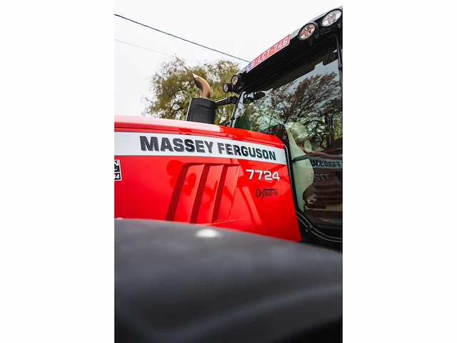 Massey ferguson - 7724 dyna 6 - 4-wheel drive tractor - afbeelding 34 van  42