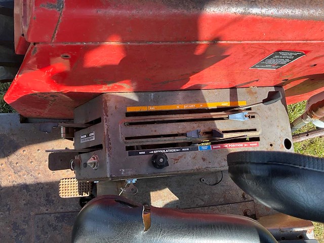 Massey ferguson 1080 vintage tractor - afbeelding 6 van  37